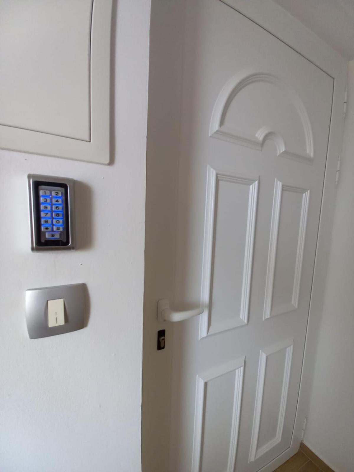 Apartments Vinse Near Rab Center Rab Town Ngoại thất bức ảnh